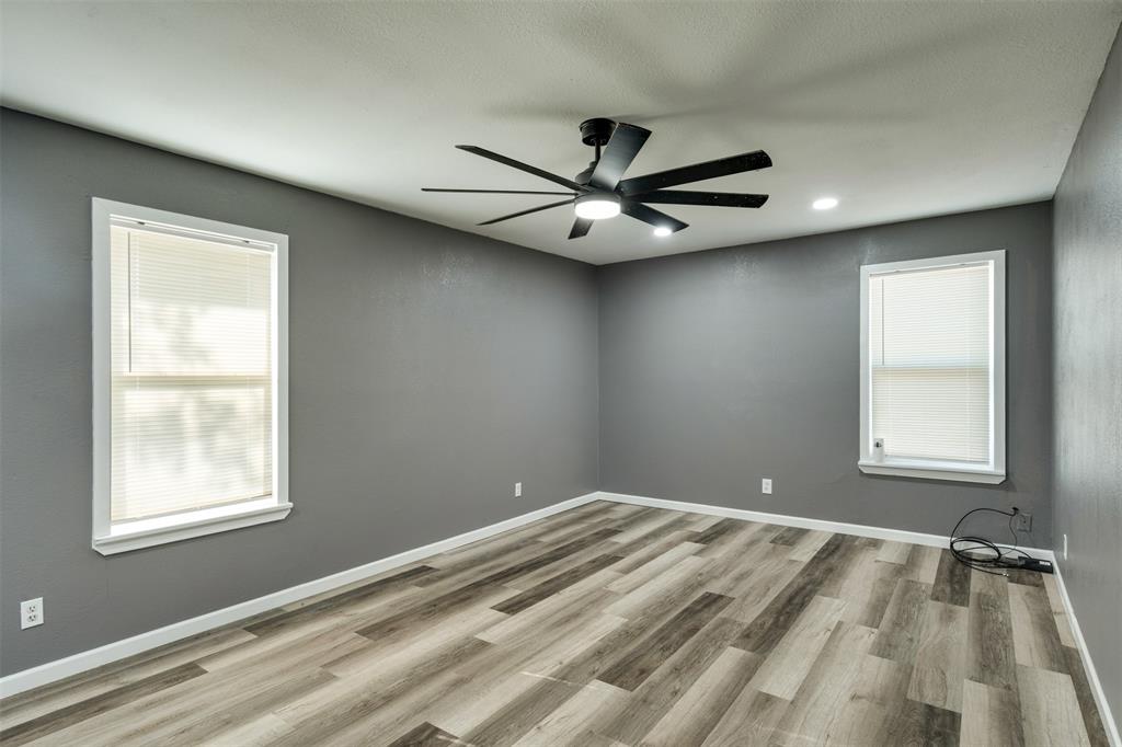 211 S Rose Street Property Photo 7