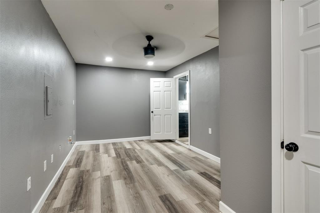 211 S Rose Street Property Photo 18