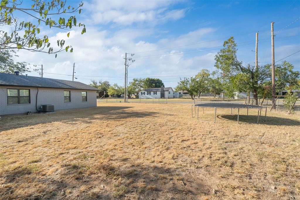 211 S Rose Street Property Photo 23