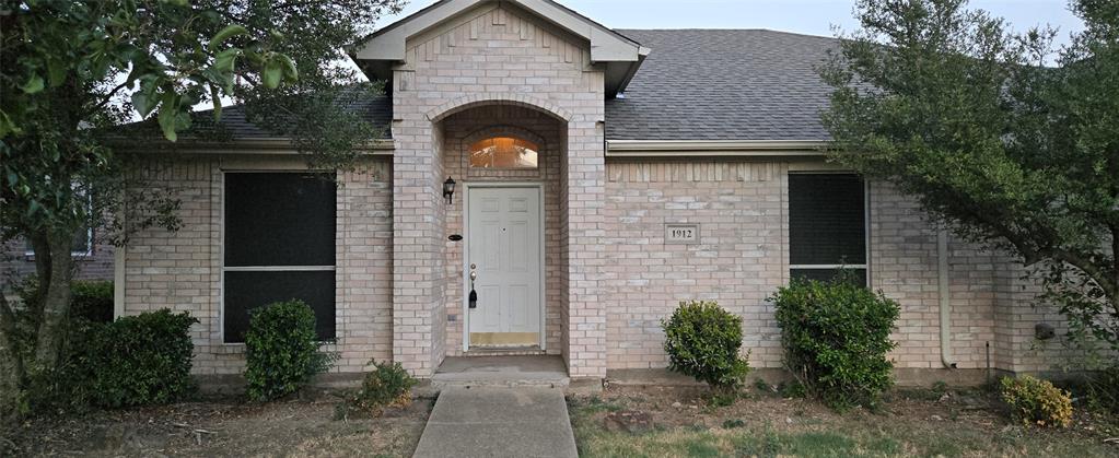 1912 Chapman Drive Property Photo 2
