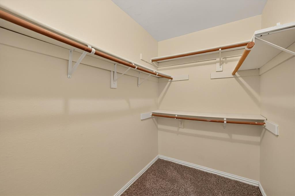 724 Lemons Street Property Photo 4