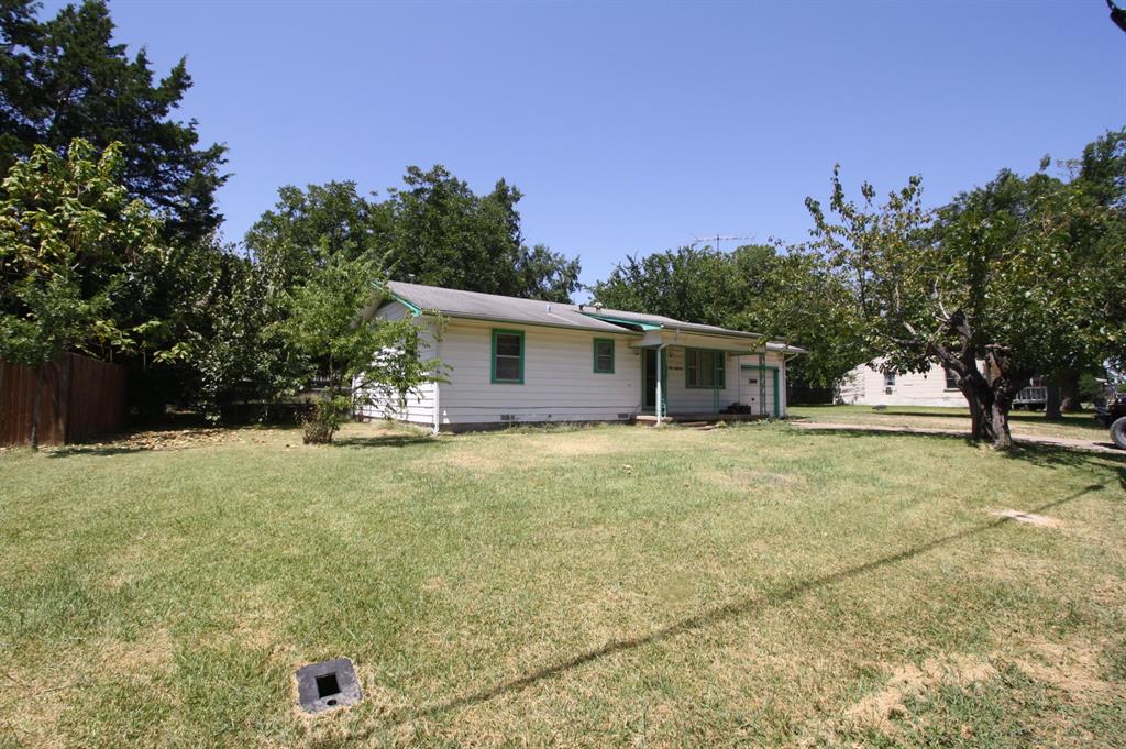 306 S Austin Street Property Photo 3