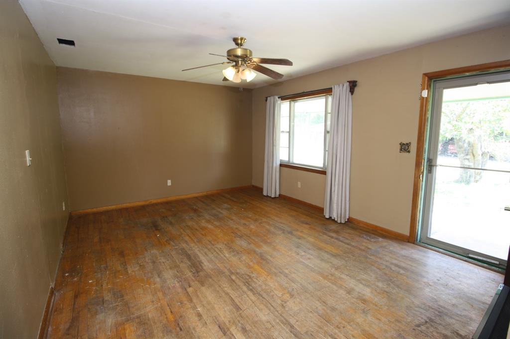 306 S Austin Street Property Photo 7