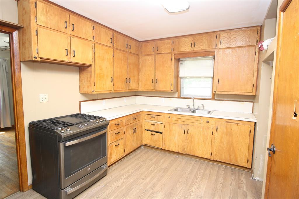 306 S Austin Street Property Photo 10