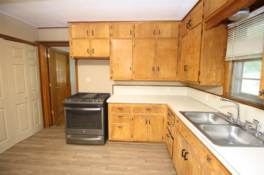 306 S Austin Street Property Photo 11