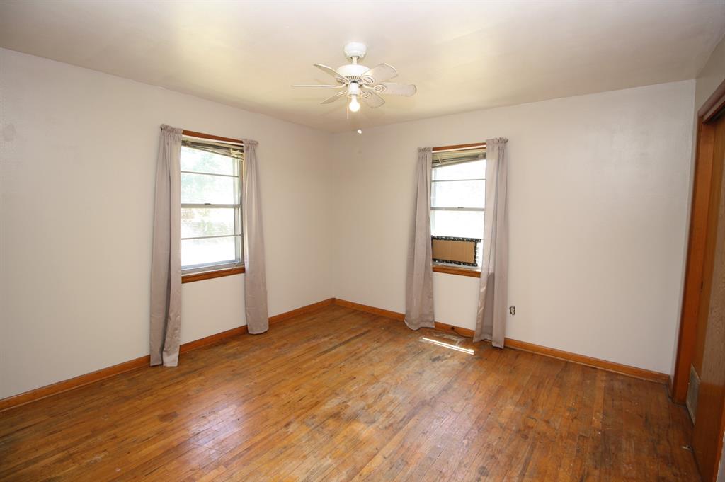 306 S Austin Street Property Photo 12