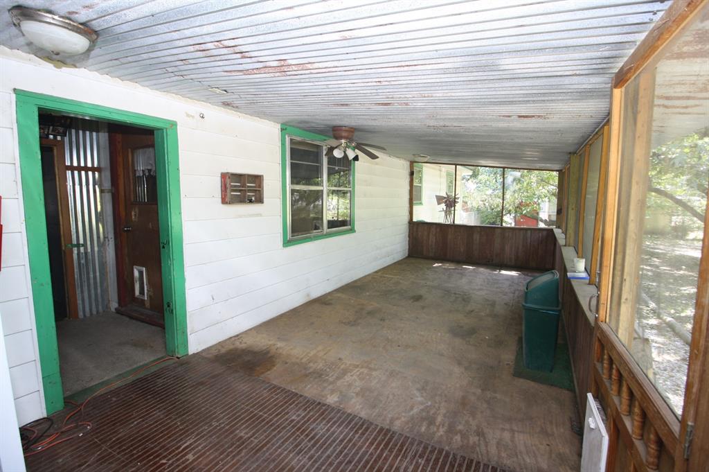 306 S Austin Street Property Photo 20