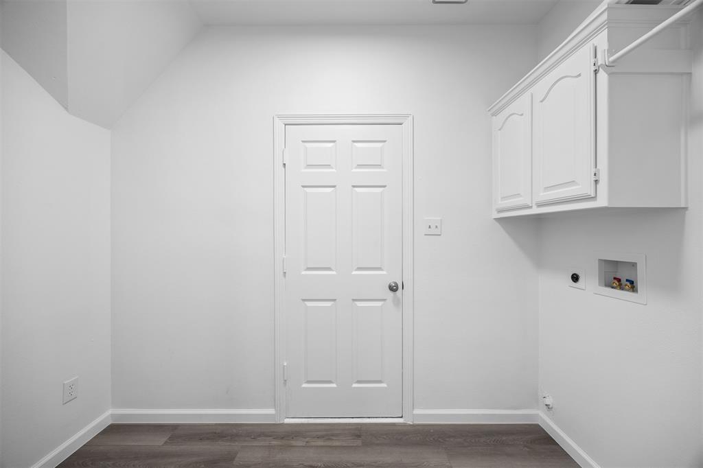 6114 Waller Lane Property Photo 16