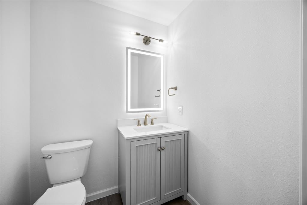 6114 Waller Lane Property Photo 17