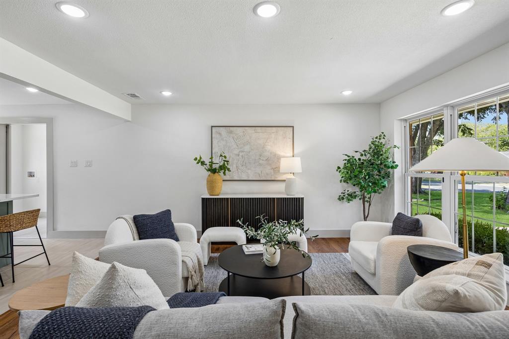 10060 San Lorenzo Drive Property Photo 3