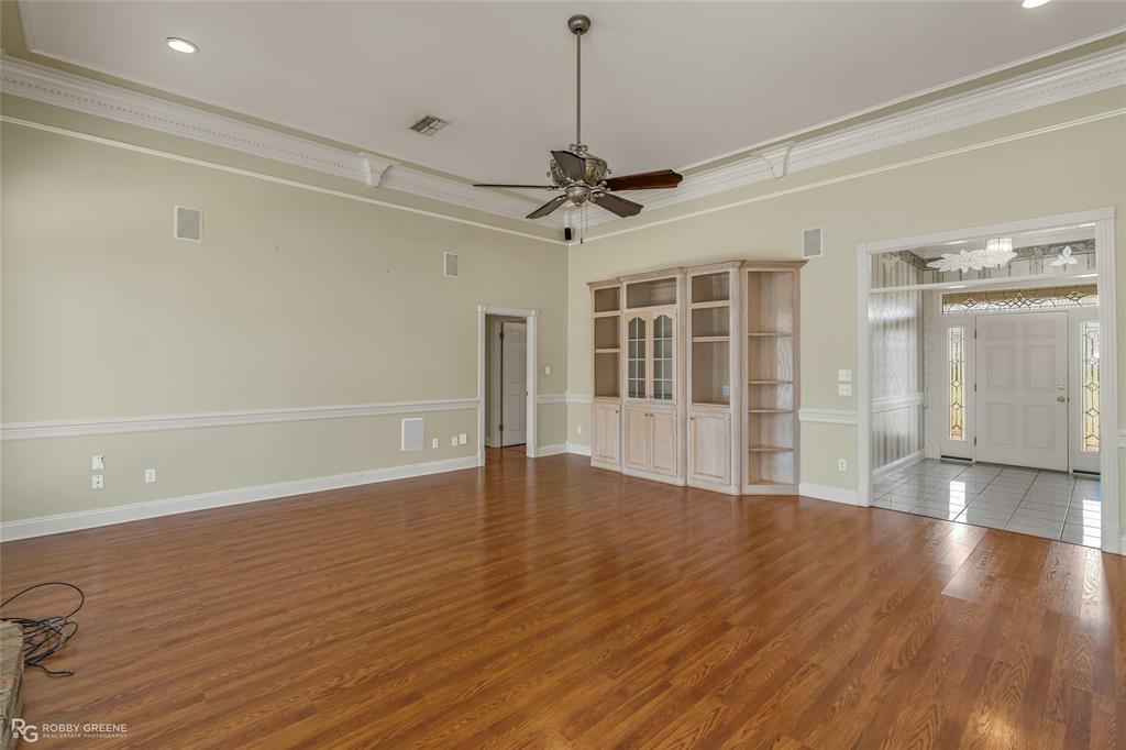 304 Tealwood Drive Property Photo 7