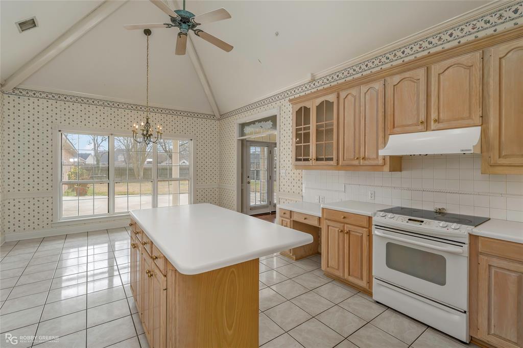 304 Tealwood Drive Property Photo 10