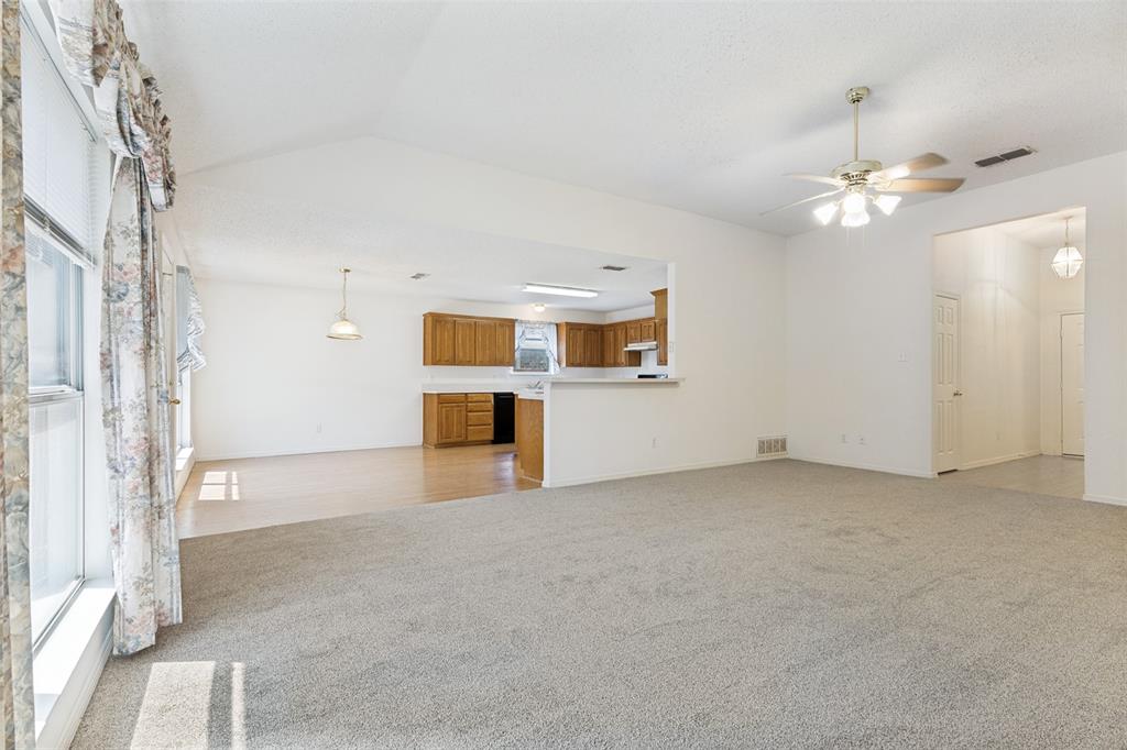 8104 Berkshire Drive Property Photo 8