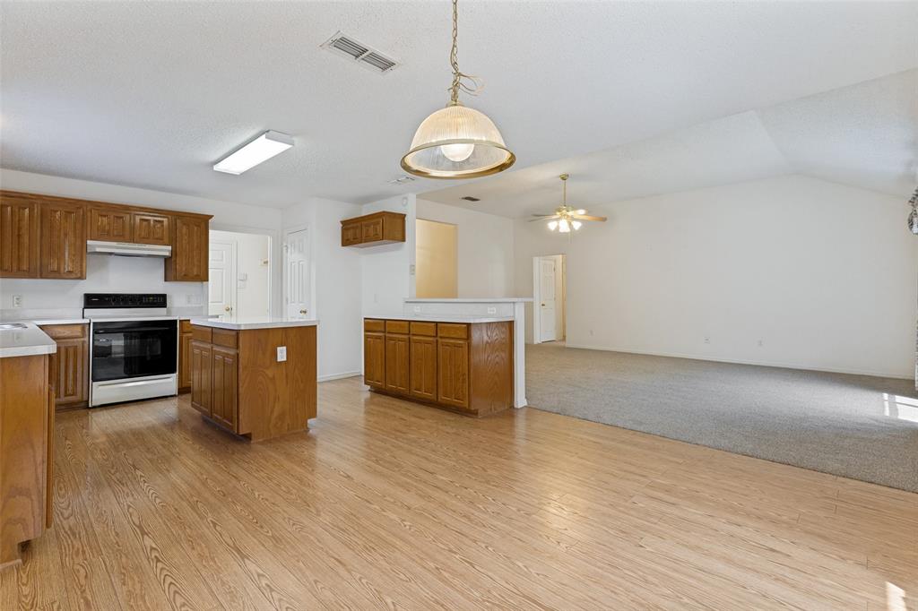 8104 Berkshire Drive Property Photo 9