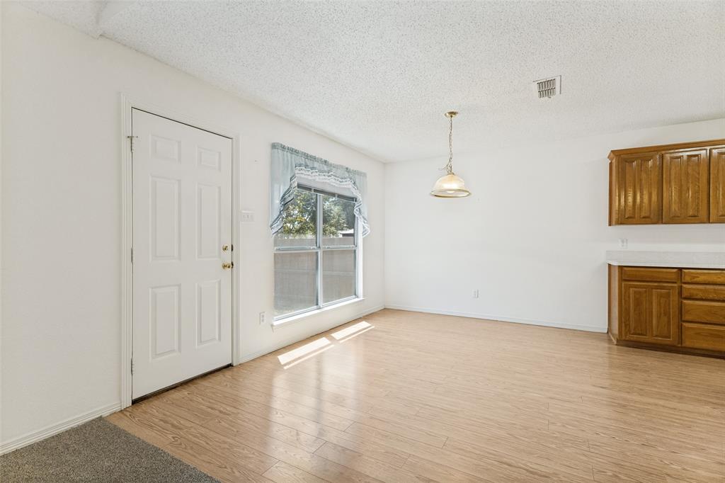 8104 Berkshire Drive Property Photo 12
