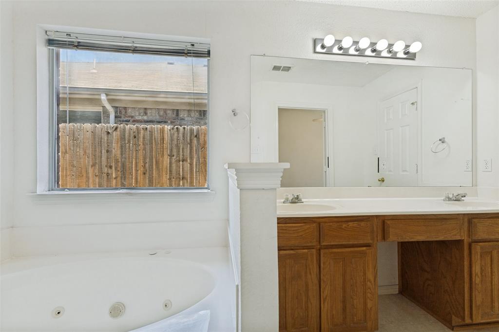 8104 Berkshire Drive Property Photo 17