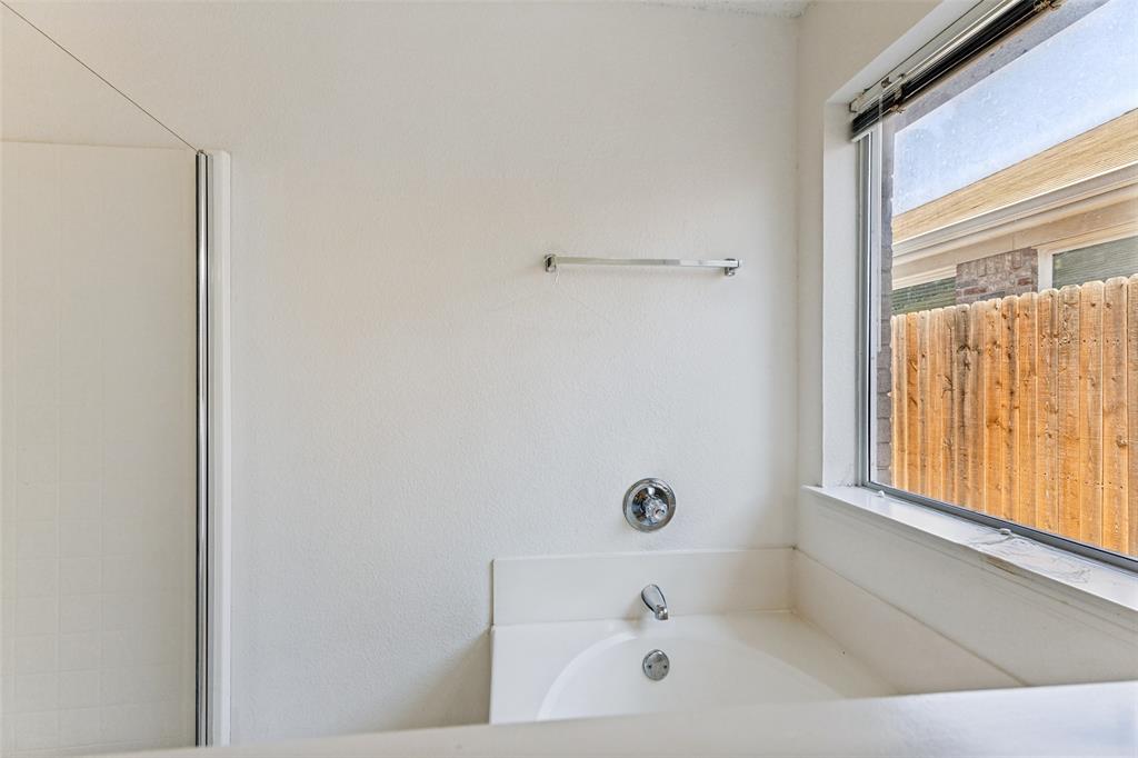 8104 Berkshire Drive Property Photo 18
