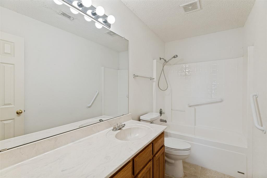 8104 Berkshire Drive Property Photo 23