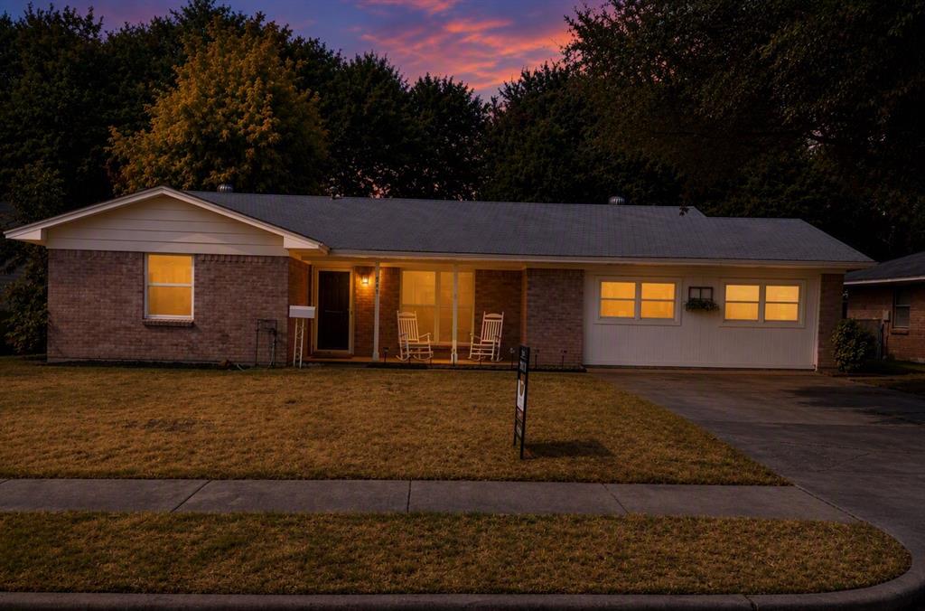 349 Rivercrest Drive Property Photo 1
