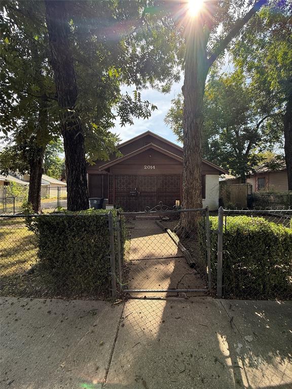 2014 Arizona Avenue Property Photo 1