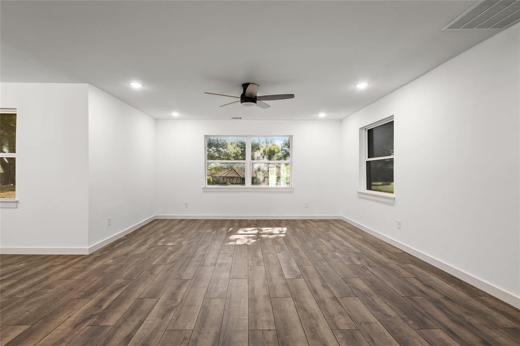 909 Robertson Road Property Photo 8