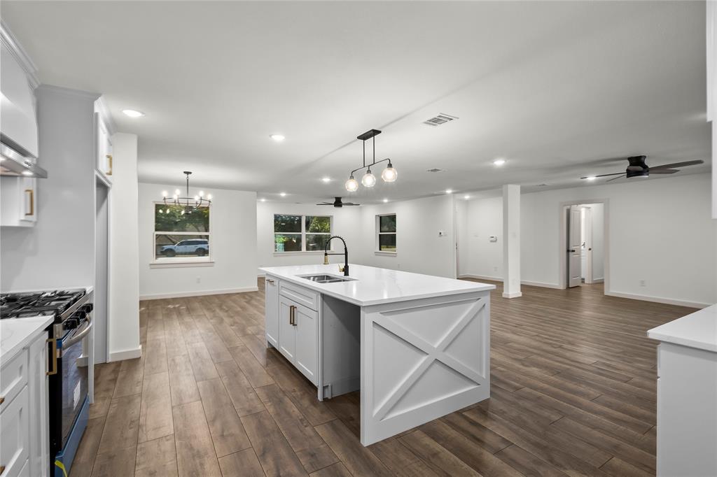 909 Robertson Road Property Photo 11