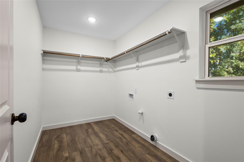 909 Robertson Road Property Photo 16