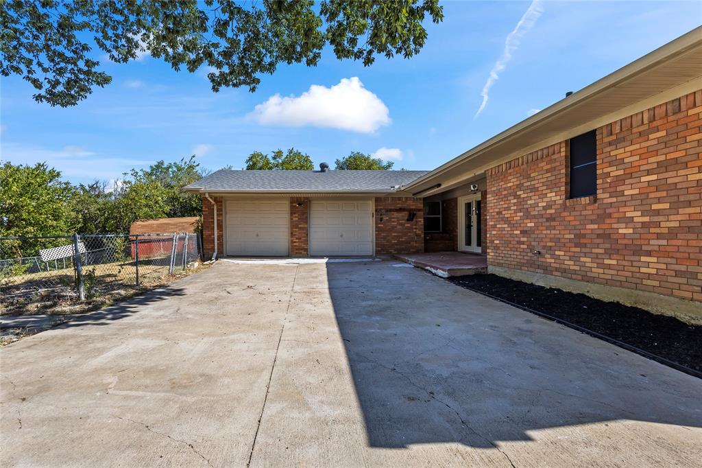 909 Robertson Road Property Photo 27