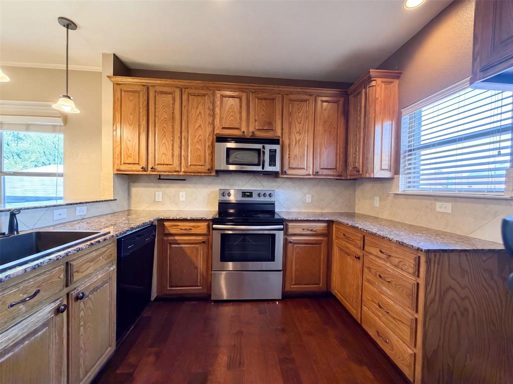 5107 Chesterfield Place Property Photo 2
