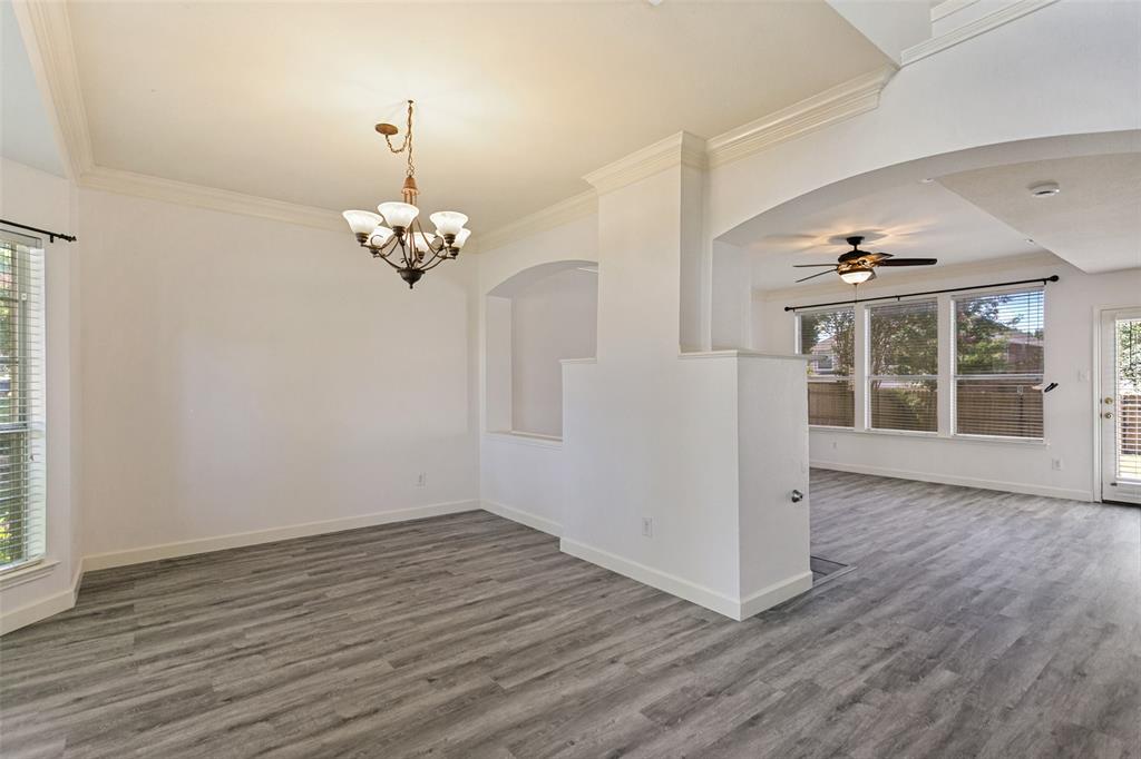 2424 Hunters Run Drive Property Photo 3