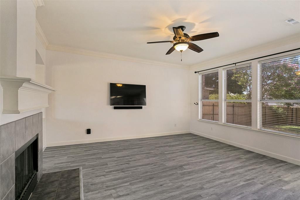 2424 Hunters Run Drive Property Photo 5