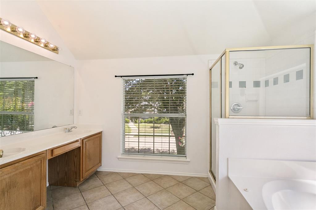2424 Hunters Run Drive Property Photo 18