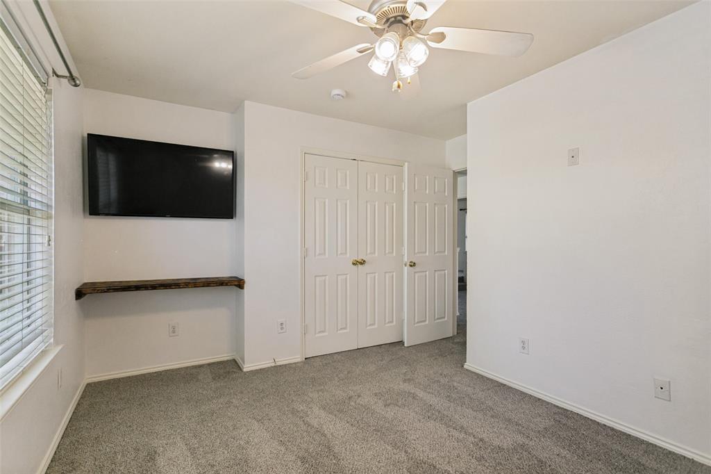 2424 Hunters Run Drive Property Photo 22
