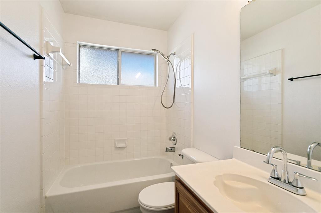 2424 Hunters Run Drive Property Photo 23