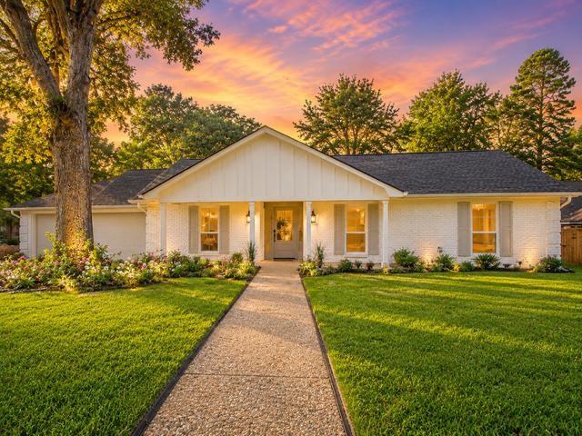 1811 Picadilly Place Property Photo 1