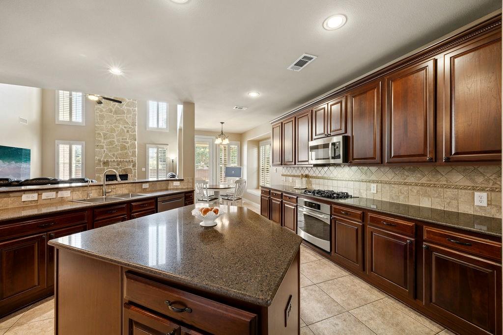 4823 Linda Lane Property Photo 10