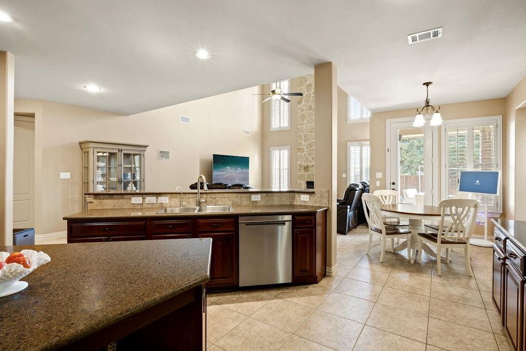 4823 Linda Lane Property Photo 13