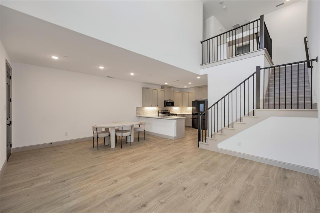 528 4th Street Property Photo 3