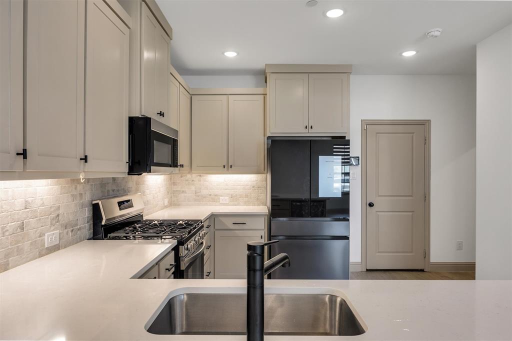 528 4th Street Property Photo 10