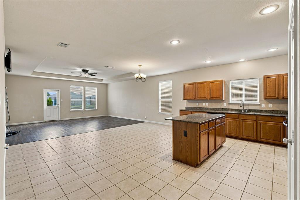 2332 Angoni Way Property Photo 6