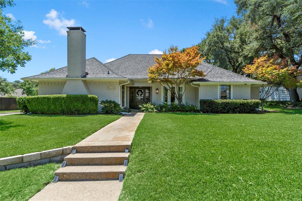 1800 Cross Bend Road Property Photo 1