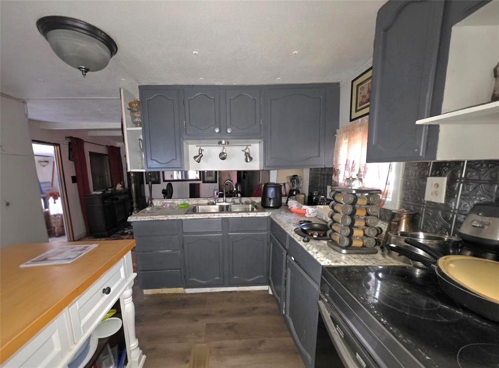 8102 County Road 609 Property Photo 6