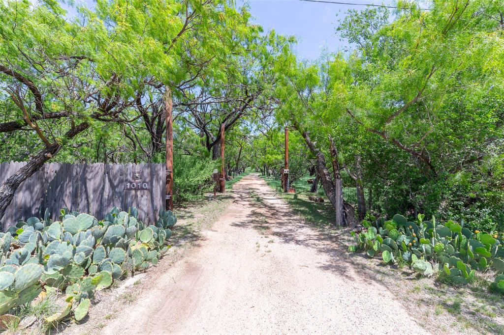 1010 Mesquite Lane Property Photo 1