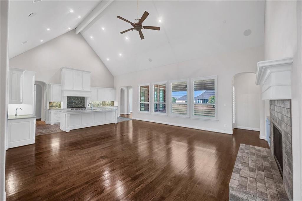 5303 Barrington Drive Property Photo 6