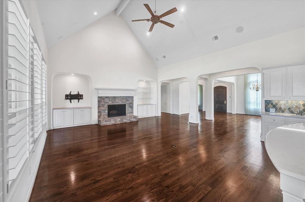 5303 Barrington Drive Property Photo 7