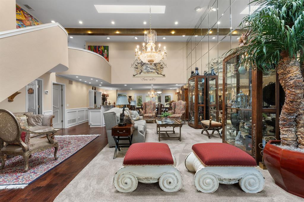 14 Waverly Place Property Photo 4