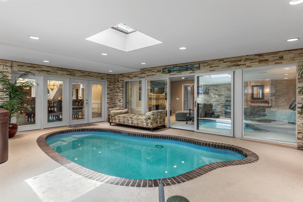 14 Waverly Place Property Photo 19