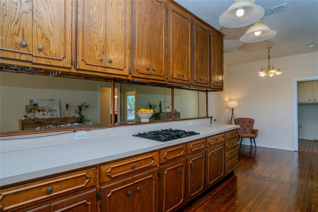 624 Alexander Road Property Photo 10
