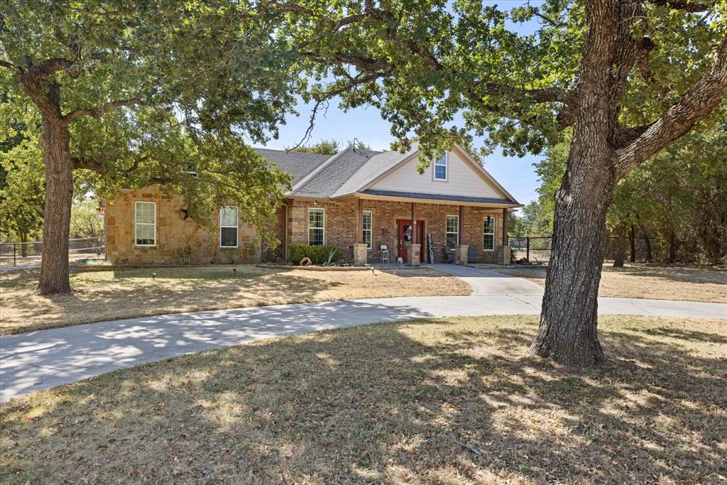 190 Lone Oak Property Photo 1