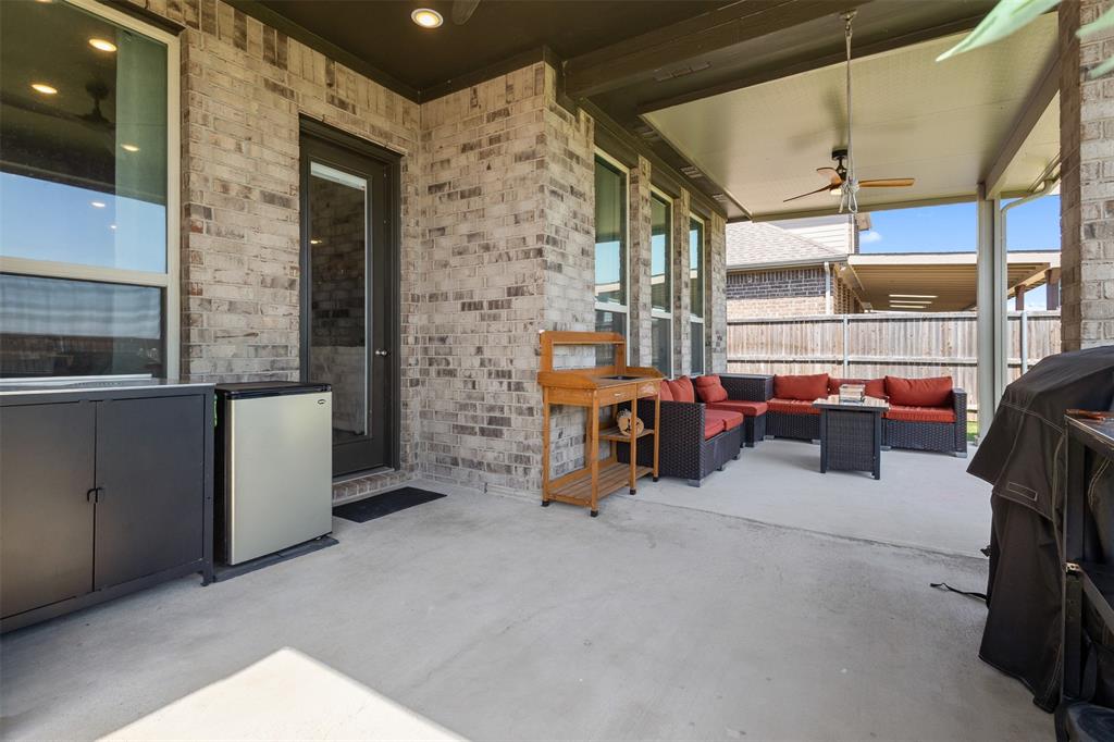 806 Stamford Avenue Property Photo 33
